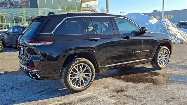 2022 Jeep Grand Cherokee Summit