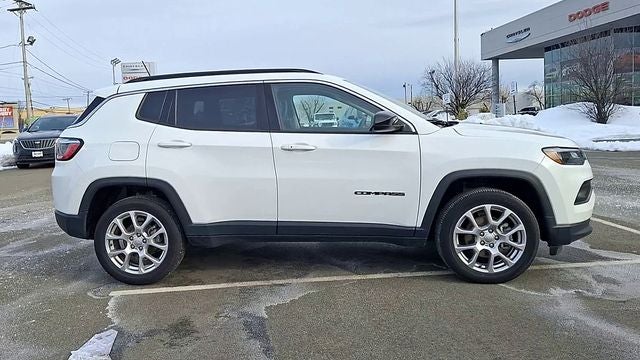 2022 Jeep Compass Latitude Lux