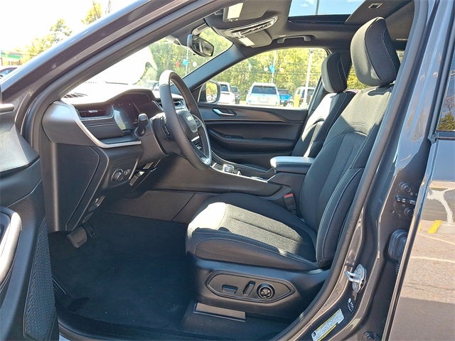 2024 Jeep Grand Cherokee L Laredo