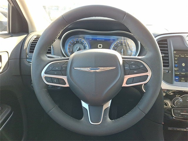 2023 Chrysler 300 Touring