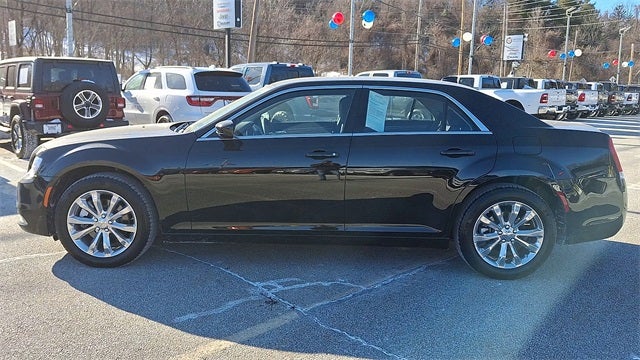 2023 Chrysler 300 Touring