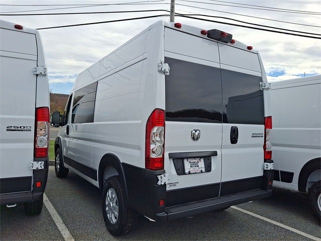 2025 RAM ProMaster 3500 High Roof 136 WB