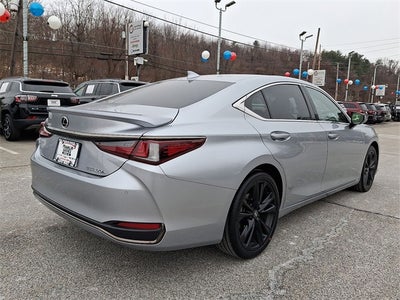 2023 Lexus ES 300h