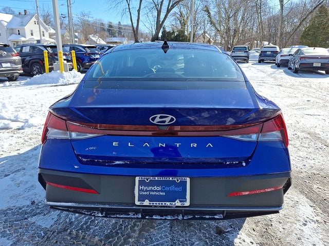 2025 Hyundai Elantra SE