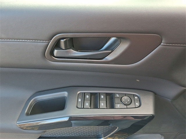 2025 Nissan Pathfinder S