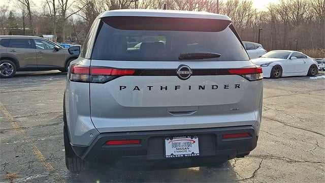 2023 Nissan Pathfinder S