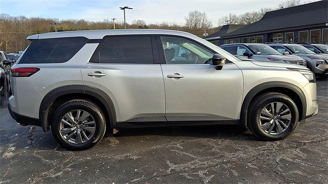 2023 Nissan Pathfinder S