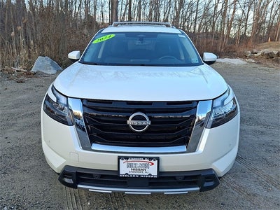 2024 Nissan Pathfinder SL