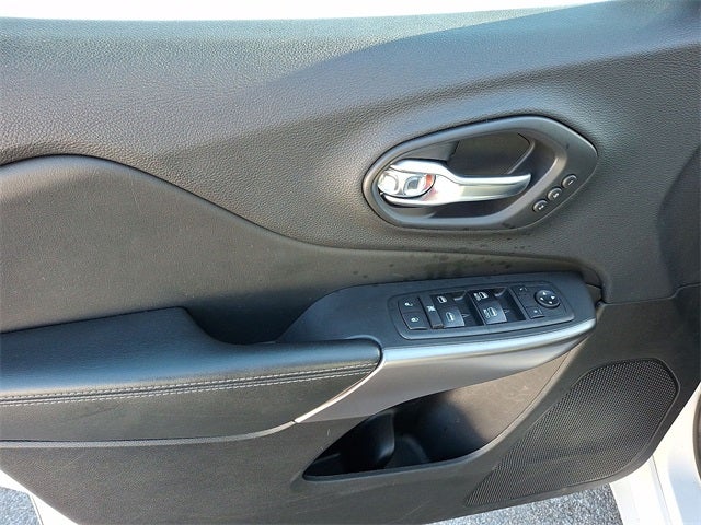 2019 Jeep Cherokee Overland