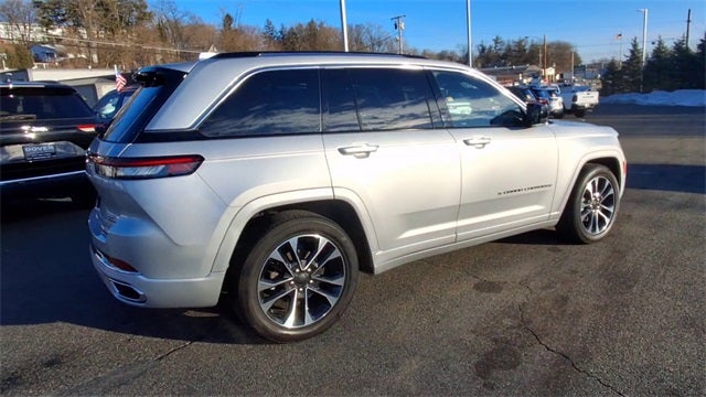 2022 Jeep Grand Cherokee Overland