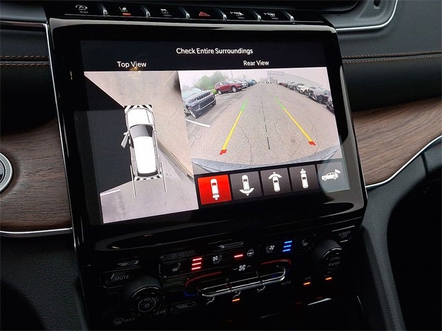 2023 Jeep Grand Cherokee Summit