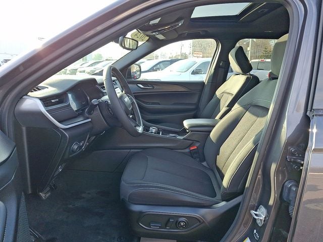 2024 Jeep Grand Cherokee L Laredo