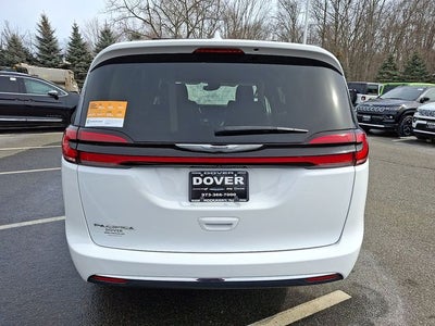 2022 Chrysler Pacifica Touring L
