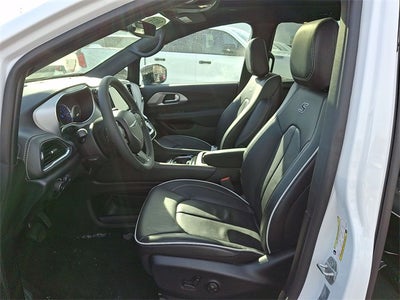 2025 Chrysler Pacifica Hybrid Select