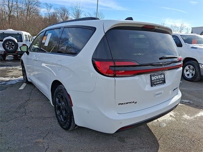 2025 Chrysler Pacifica Hybrid Select