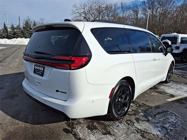 2025 Chrysler Pacifica Hybrid Select