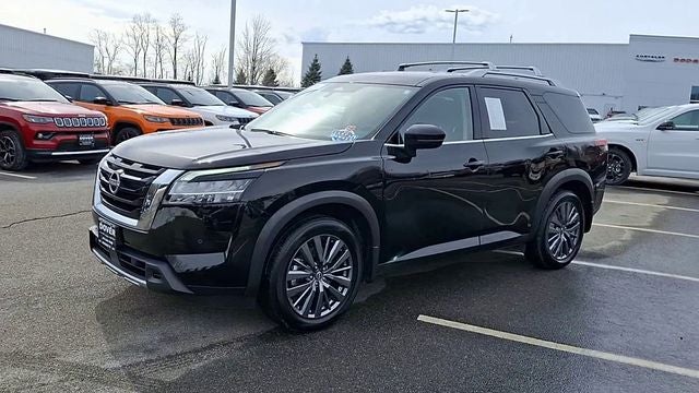 2024 Nissan Pathfinder SL