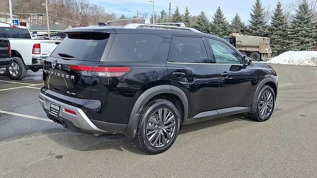 2024 Nissan Pathfinder SL