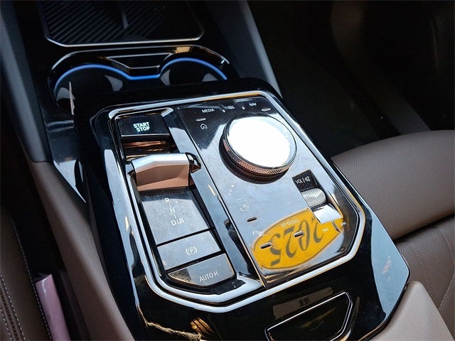 2025 BMW i5 xDrive40