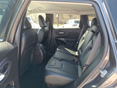 2022 Jeep Cherokee Latitude Lux