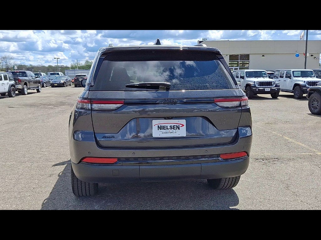 2023 Jeep Grand Cherokee Altitude