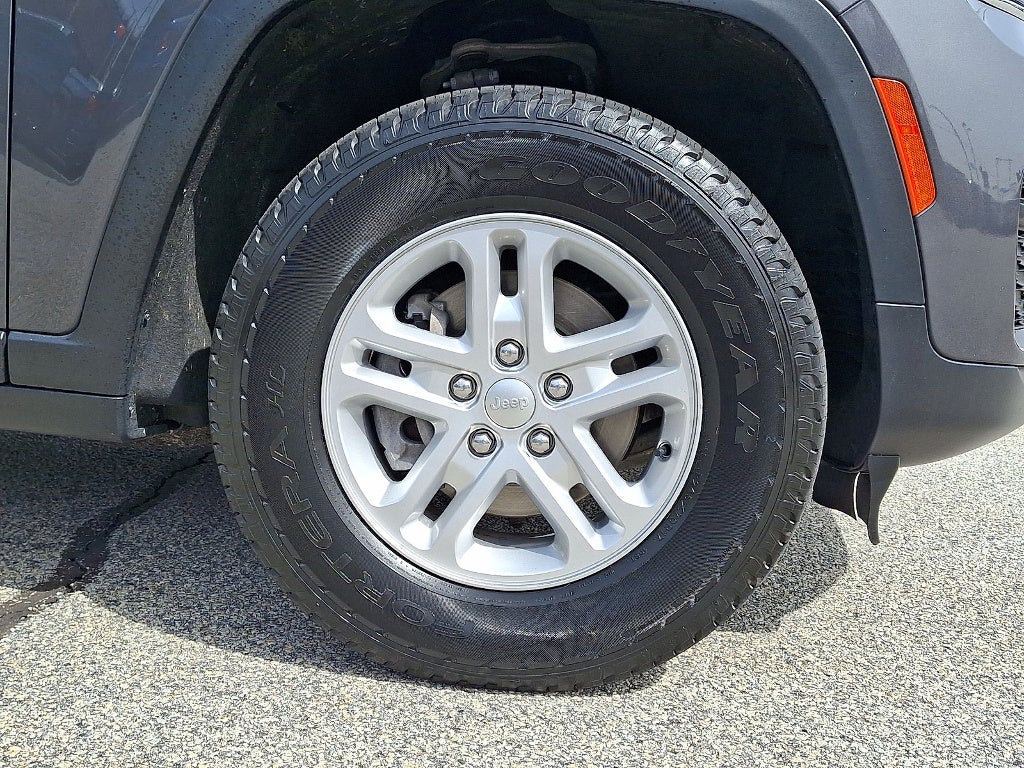 2023 Jeep Grand Cherokee Laredo