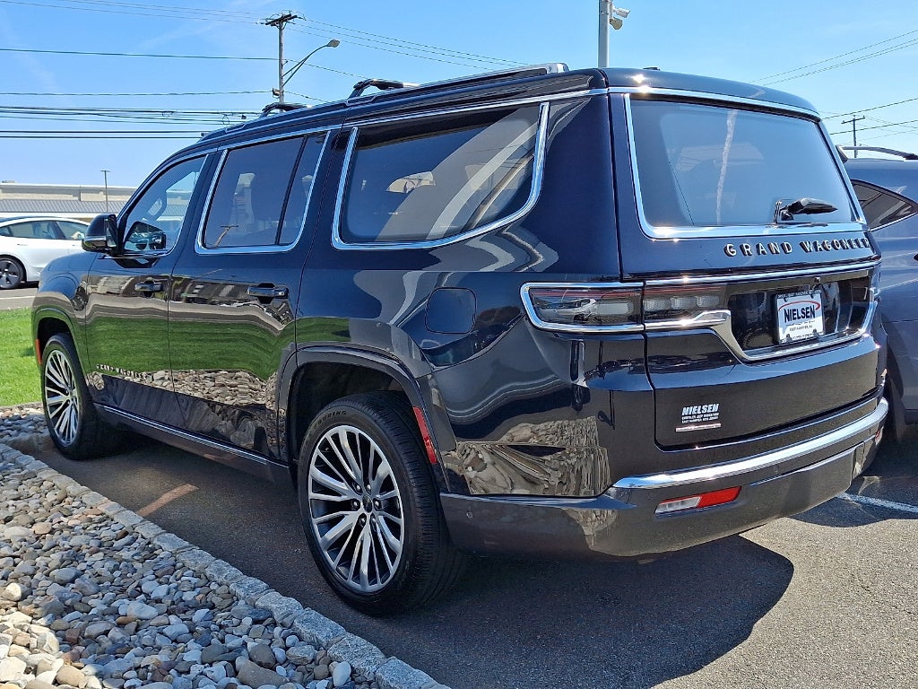 2022 Jeep Grand Wagoneer Series III