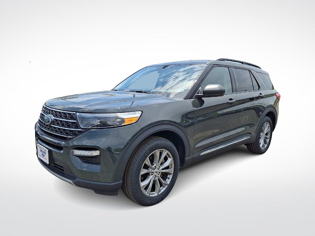2023 Ford Explorer XLT 4WD's photo