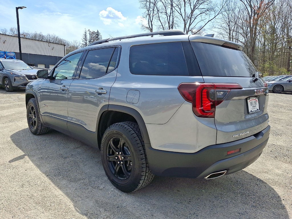 2023 GMC Acadia AT4