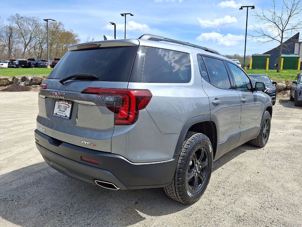 2023 GMC Acadia AT4