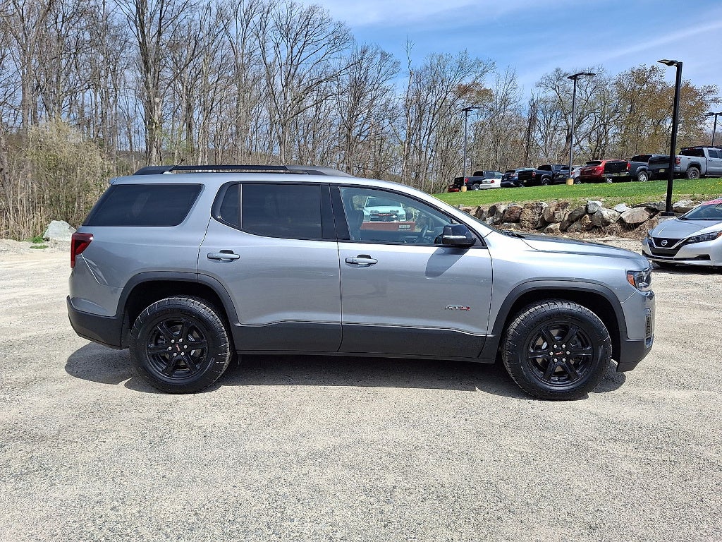 2023 GMC Acadia AT4