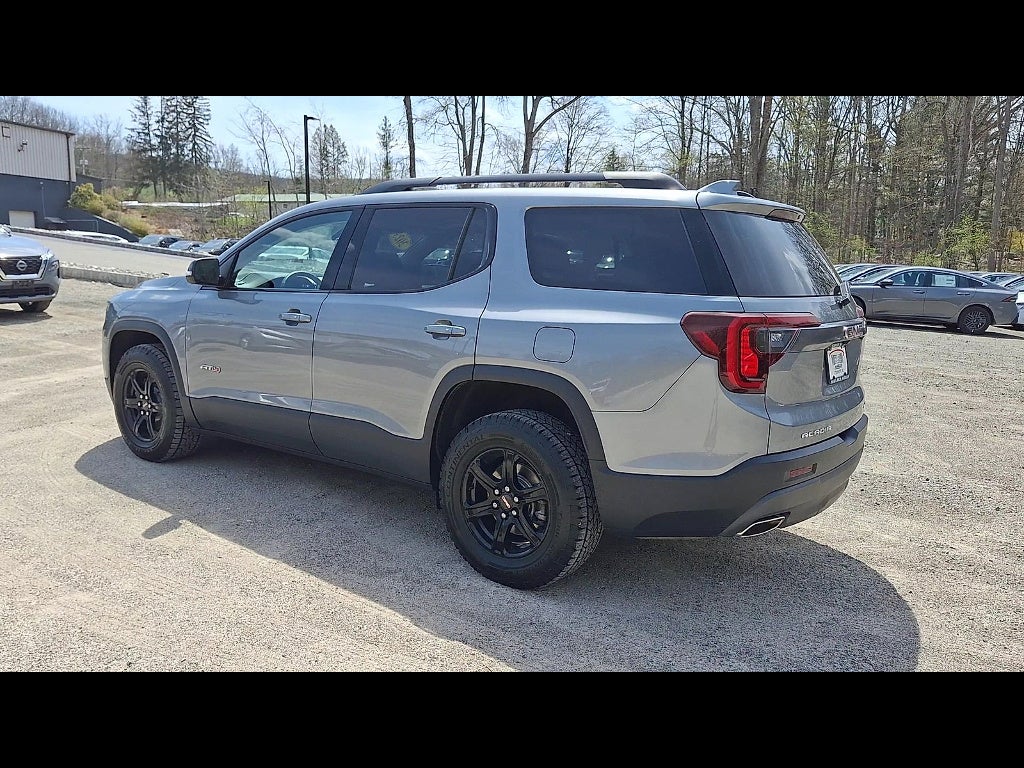 2023 GMC Acadia AT4