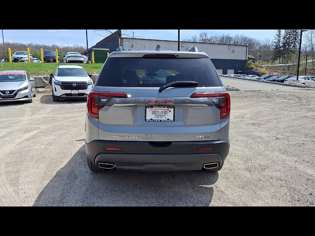 2023 GMC Acadia AT4