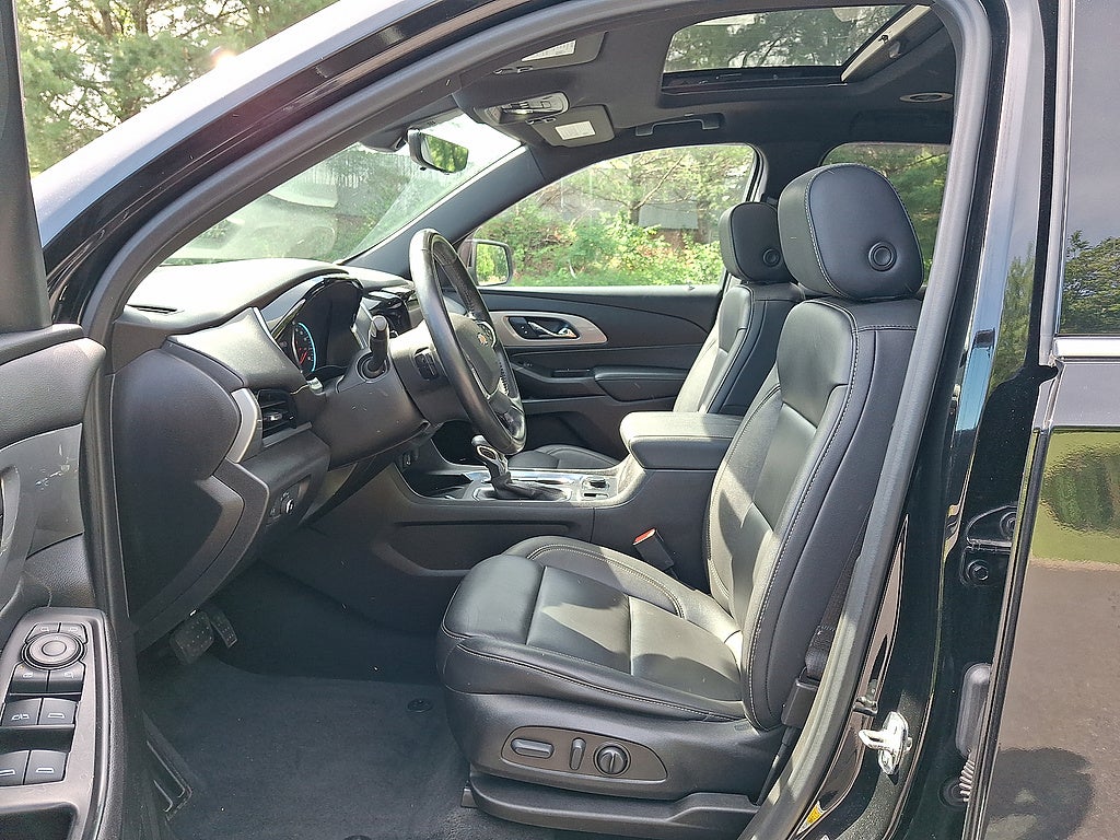 2022 Chevrolet Traverse LT Leather