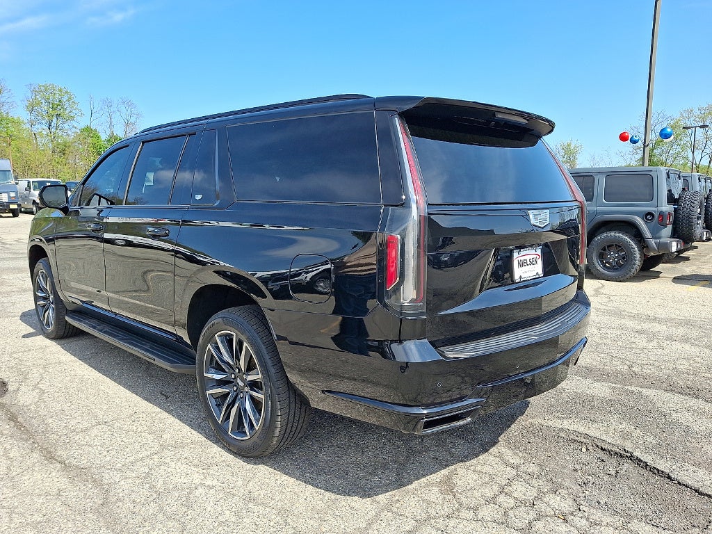 2022 Cadillac Escalade ESV Sport