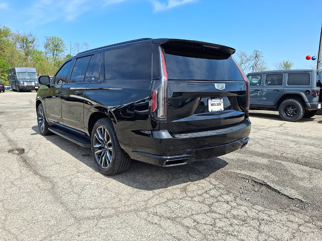 2022 Cadillac Escalade ESV Sport