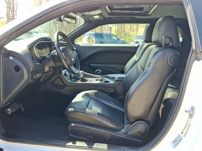 2016 Dodge Challenger SXT Plus