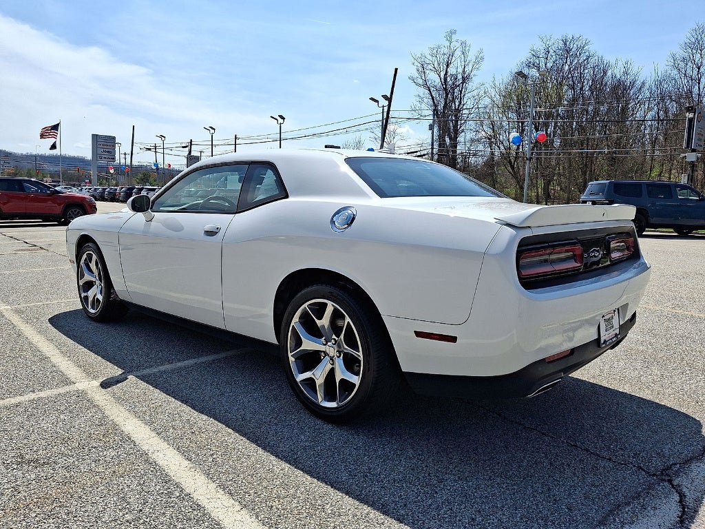 2016 Dodge Challenger SXT Plus