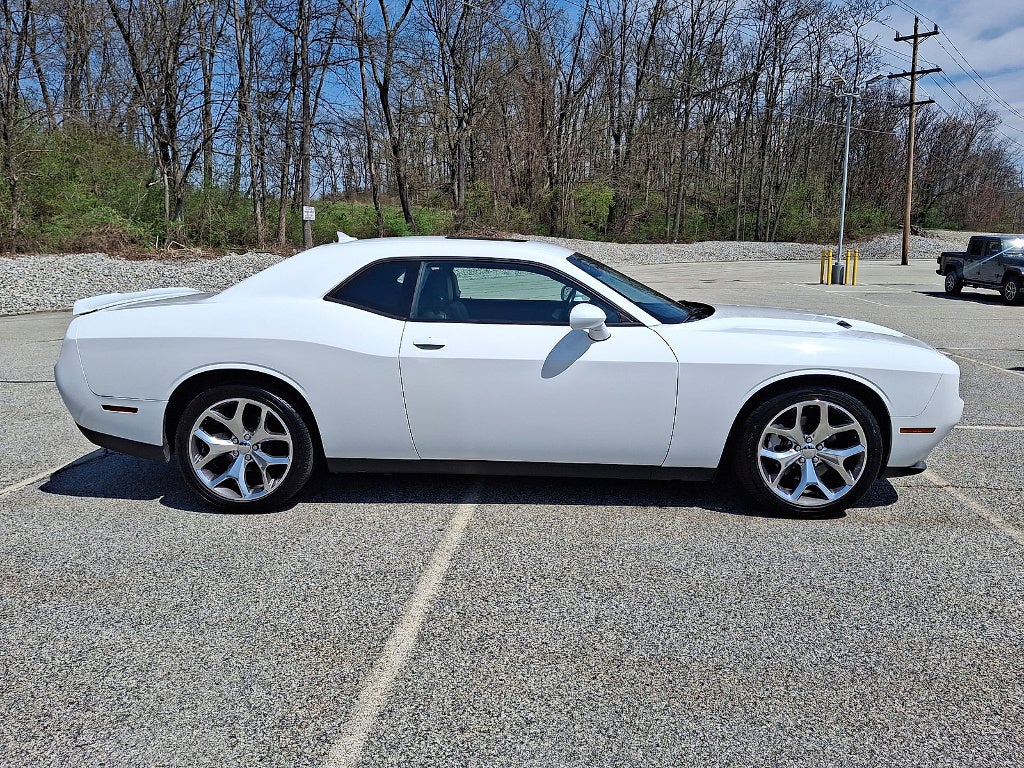 2016 Dodge Challenger SXT Plus
