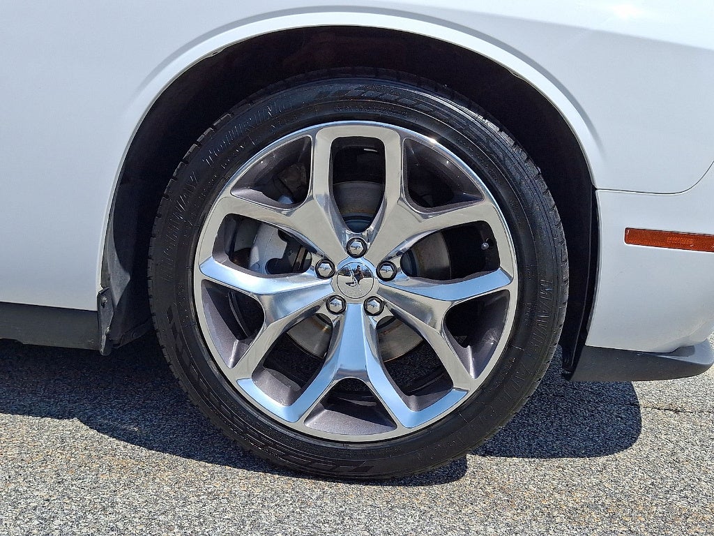 2016 Dodge Challenger SXT Plus