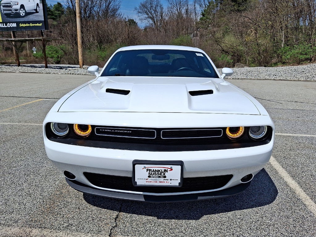 2016 Dodge Challenger SXT Plus