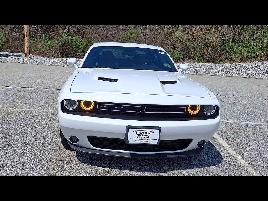 2016 Dodge Challenger SXT Plus