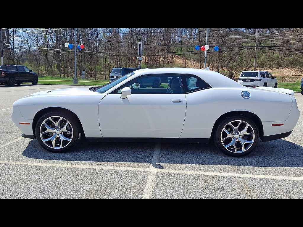 2016 Dodge Challenger SXT Plus