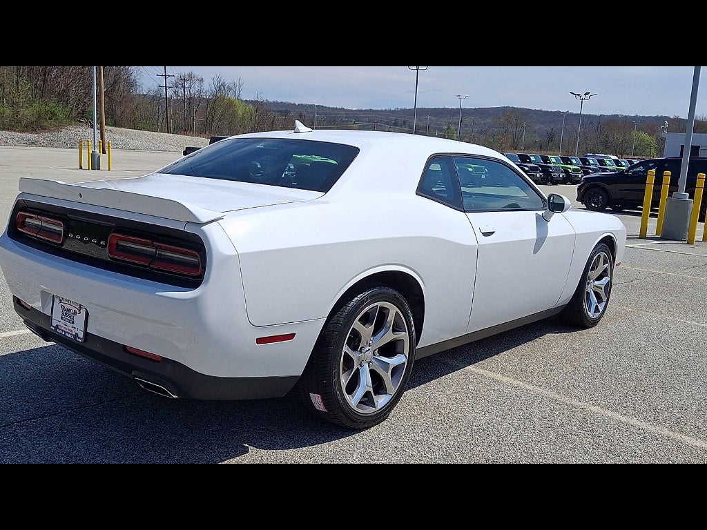 2016 Dodge Challenger SXT Plus