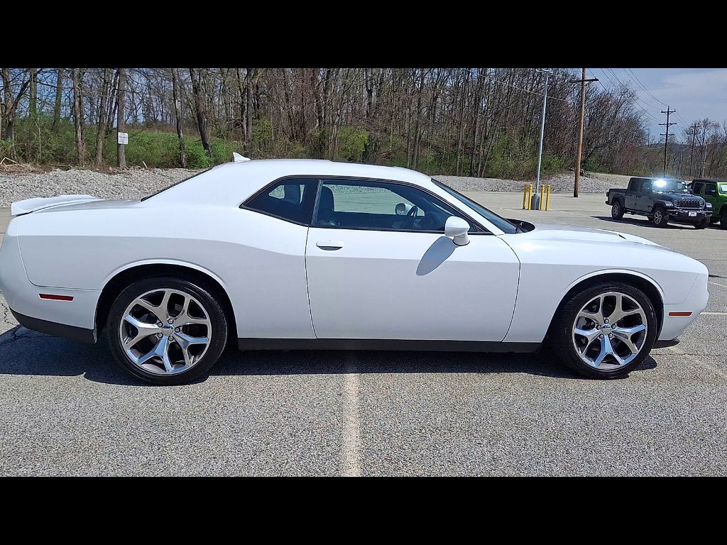 2016 Dodge Challenger SXT Plus