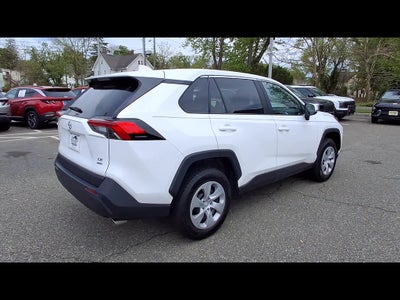 2024 Toyota RAV4 LE