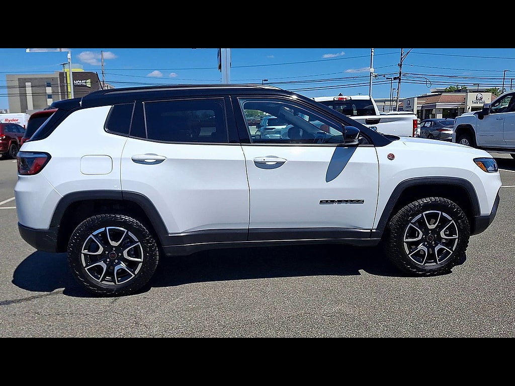 2025 Jeep Compass Trailhawk