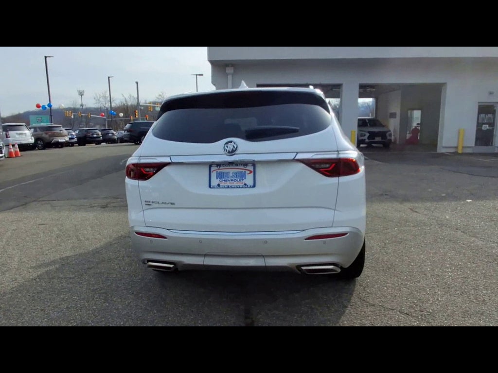 2024 Buick Enclave Essence