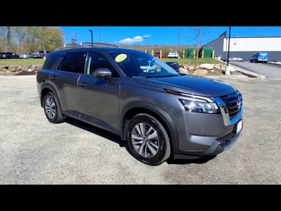 2024 Nissan Pathfinder SL