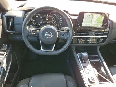 2024 Nissan Pathfinder SL
